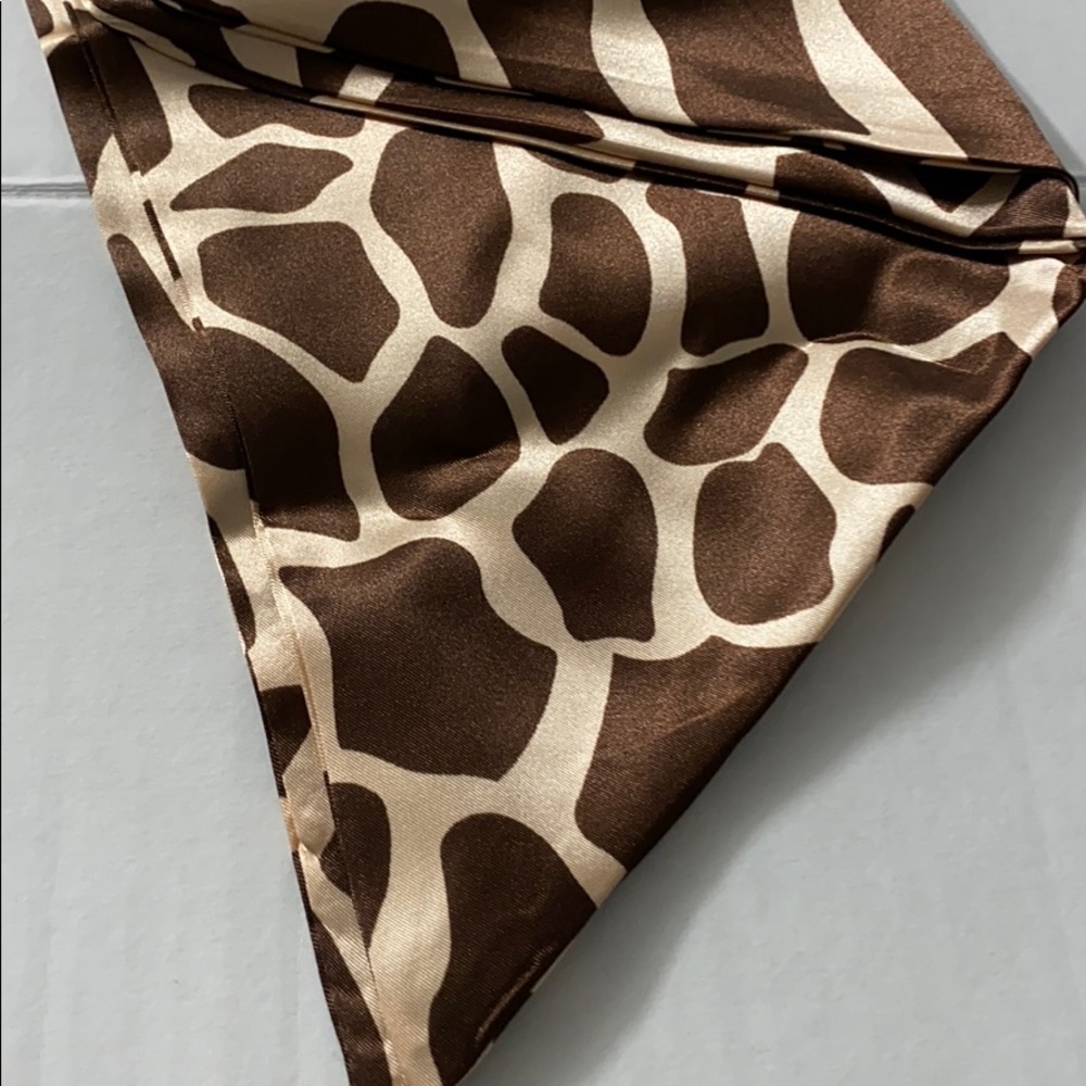 Scarf - Picture 3 of 6